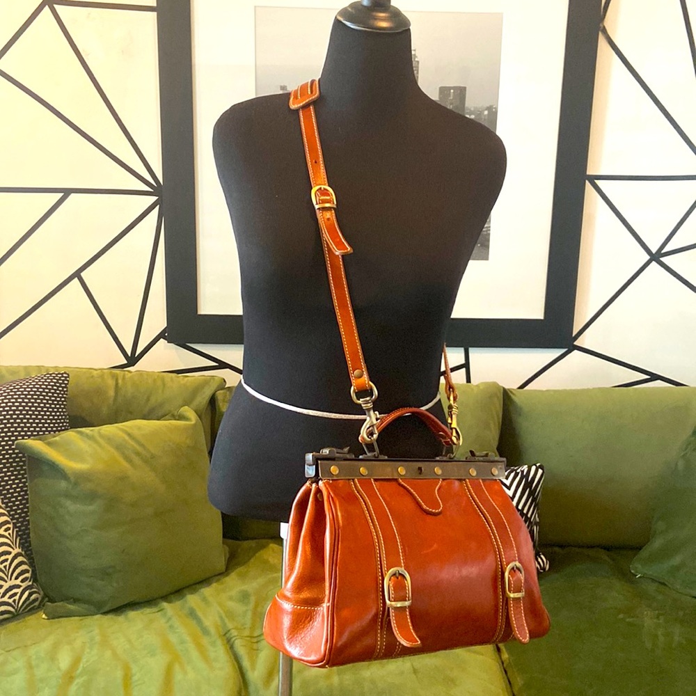 Italian 14x10 leather bag.